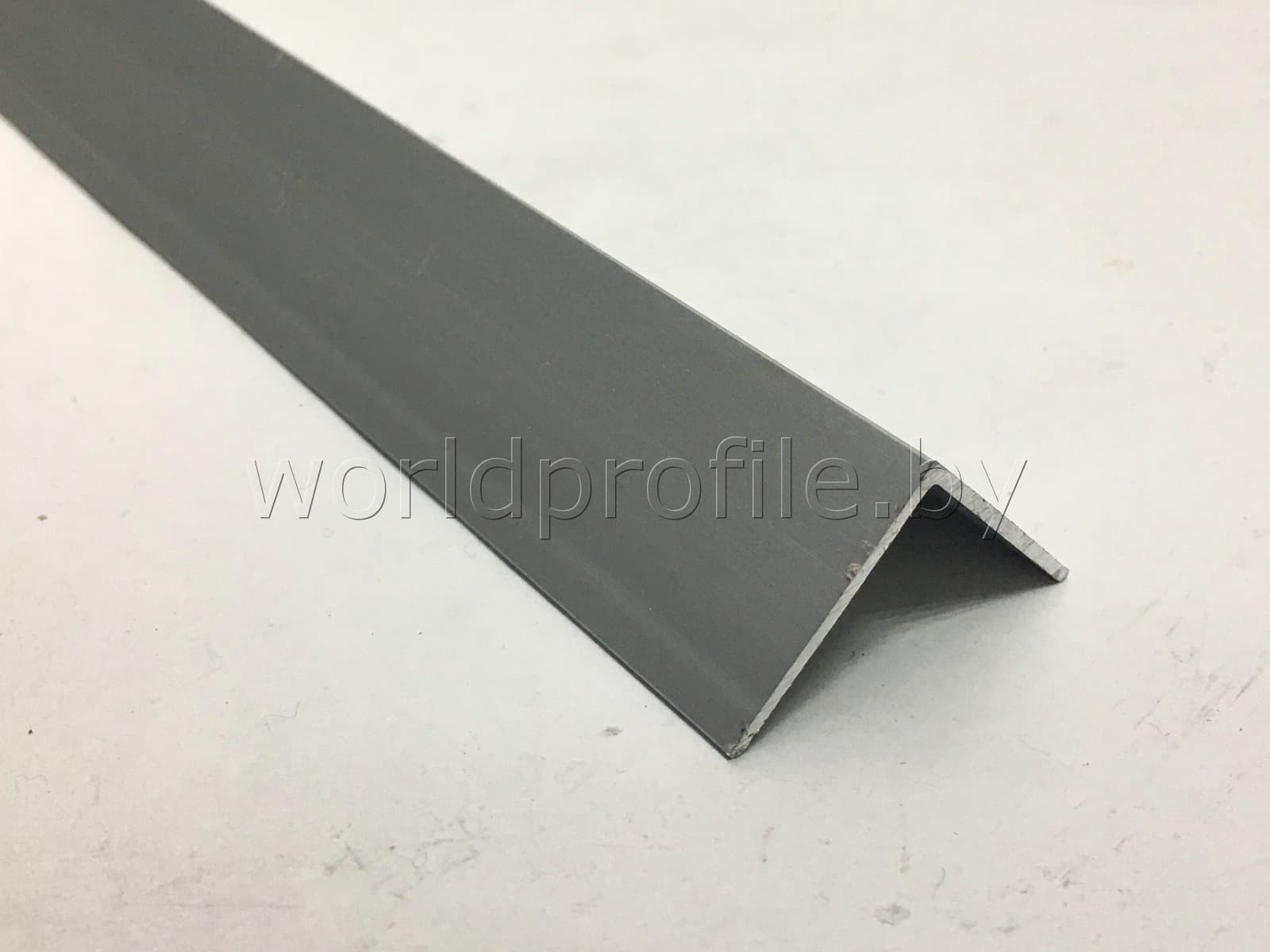 Уголок алюминиевый 25х25х1,2 (3,0 м), цвет серебро