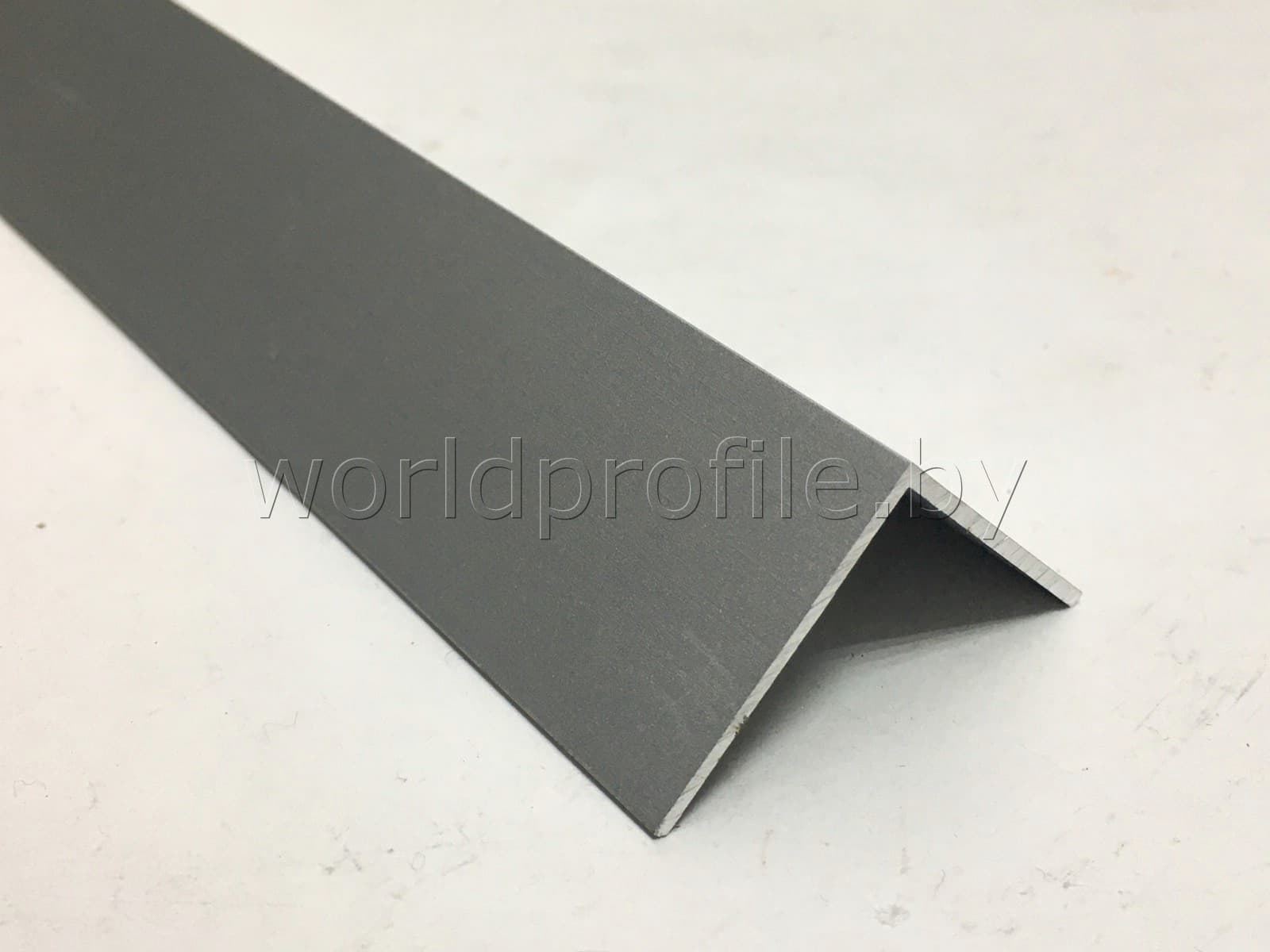 Уголок алюминиевый 30х30х1,5 (3,0 м), цвет серебро